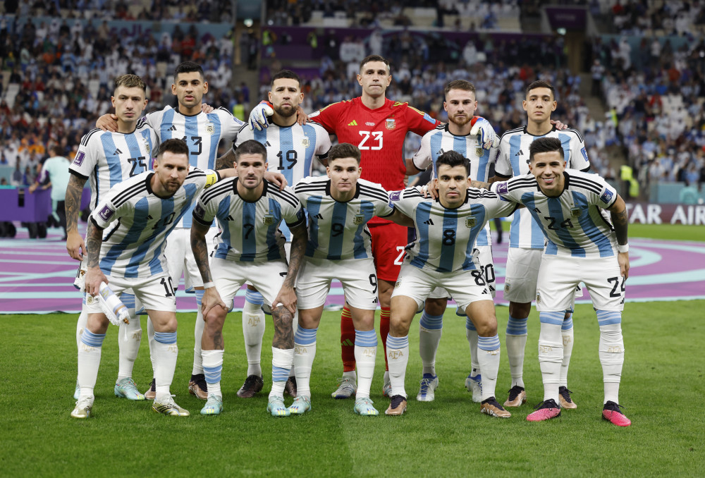 缺阵期间在板凳指挥对你领导力有帮助吗？杰威：他们根本不听