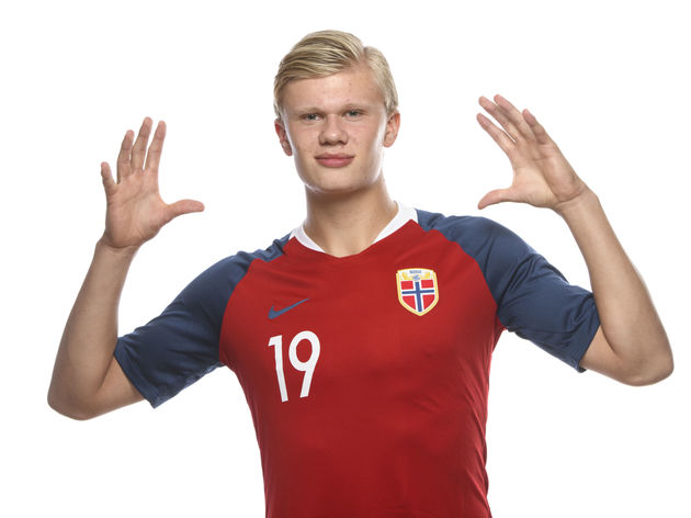 瓜达拉哈拉抽中巴萨后狂欢如夺冠