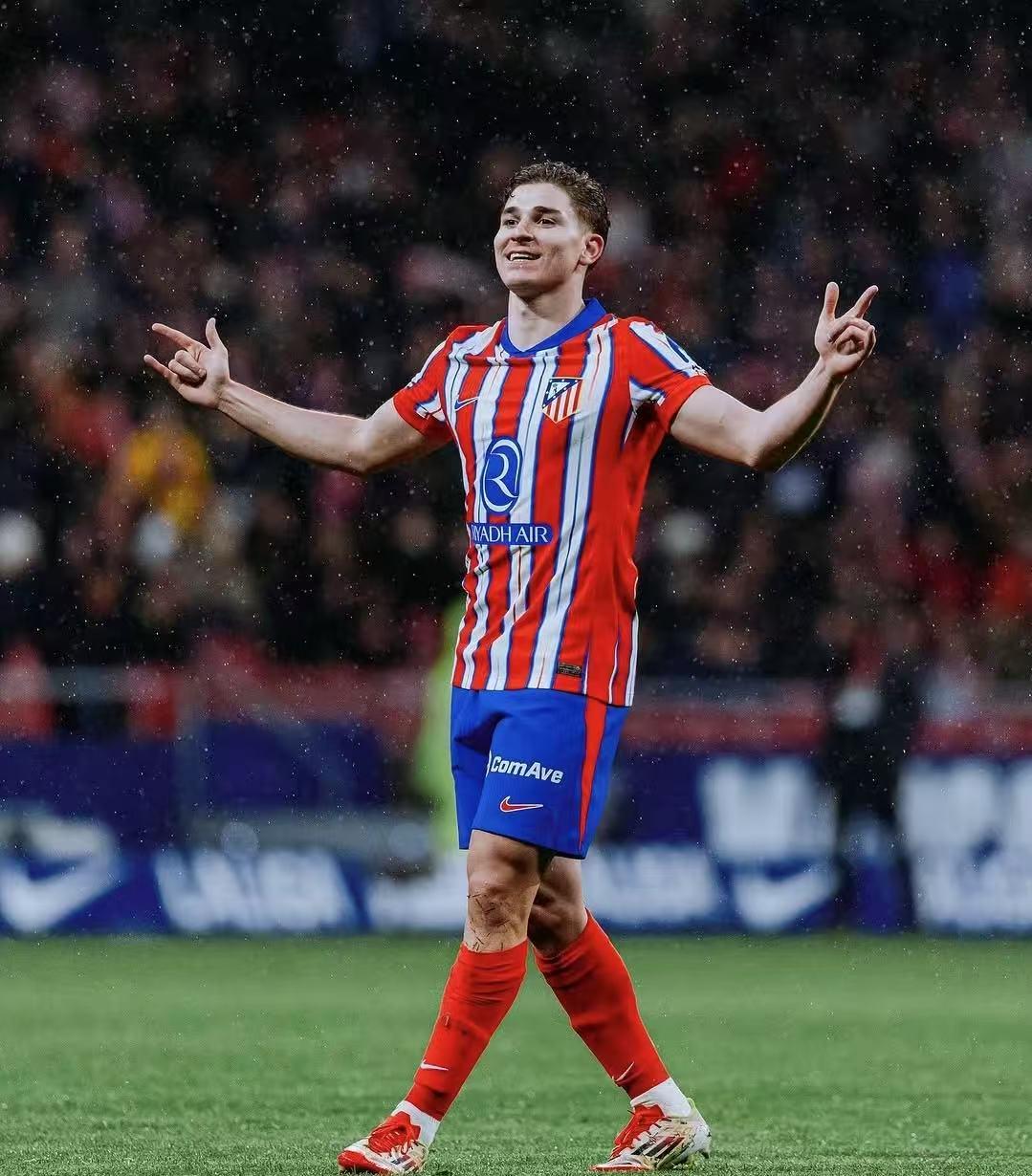 北青：向余望确定缺席中乌之战，吾米提江可能替补出场