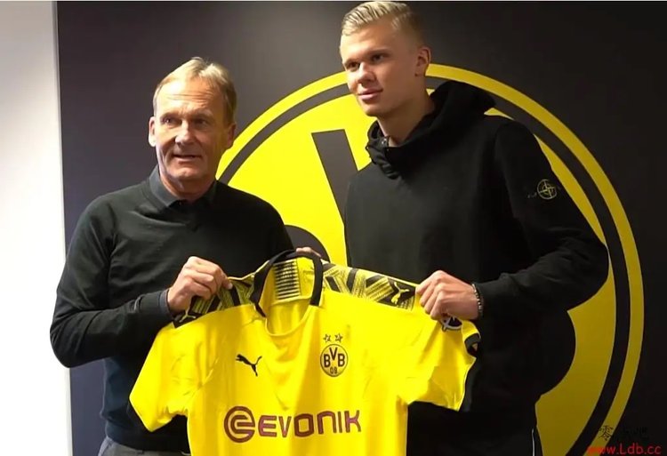 40岁以上单场25分+10助场次：詹姆斯5次，其他人0次（40岁以上球员单场25分+10助攻达成次数：詹姆斯5次，其他人0次）