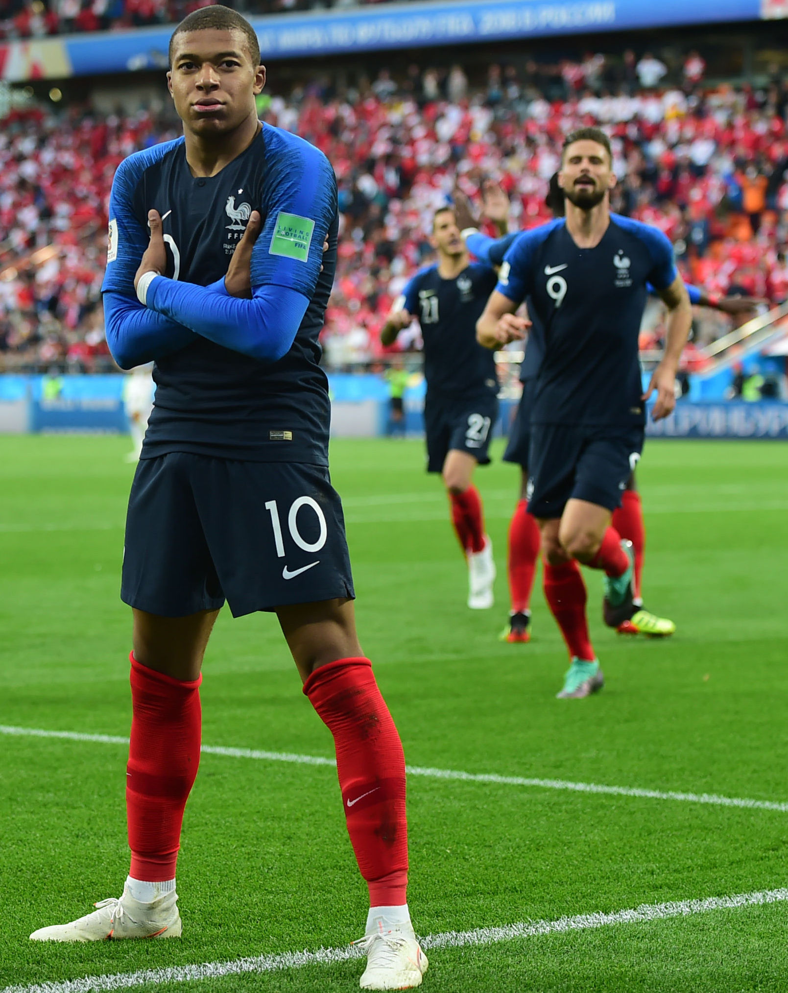 棒球与流体动力学：棒球转速对滑球水平位移的量化回归分析