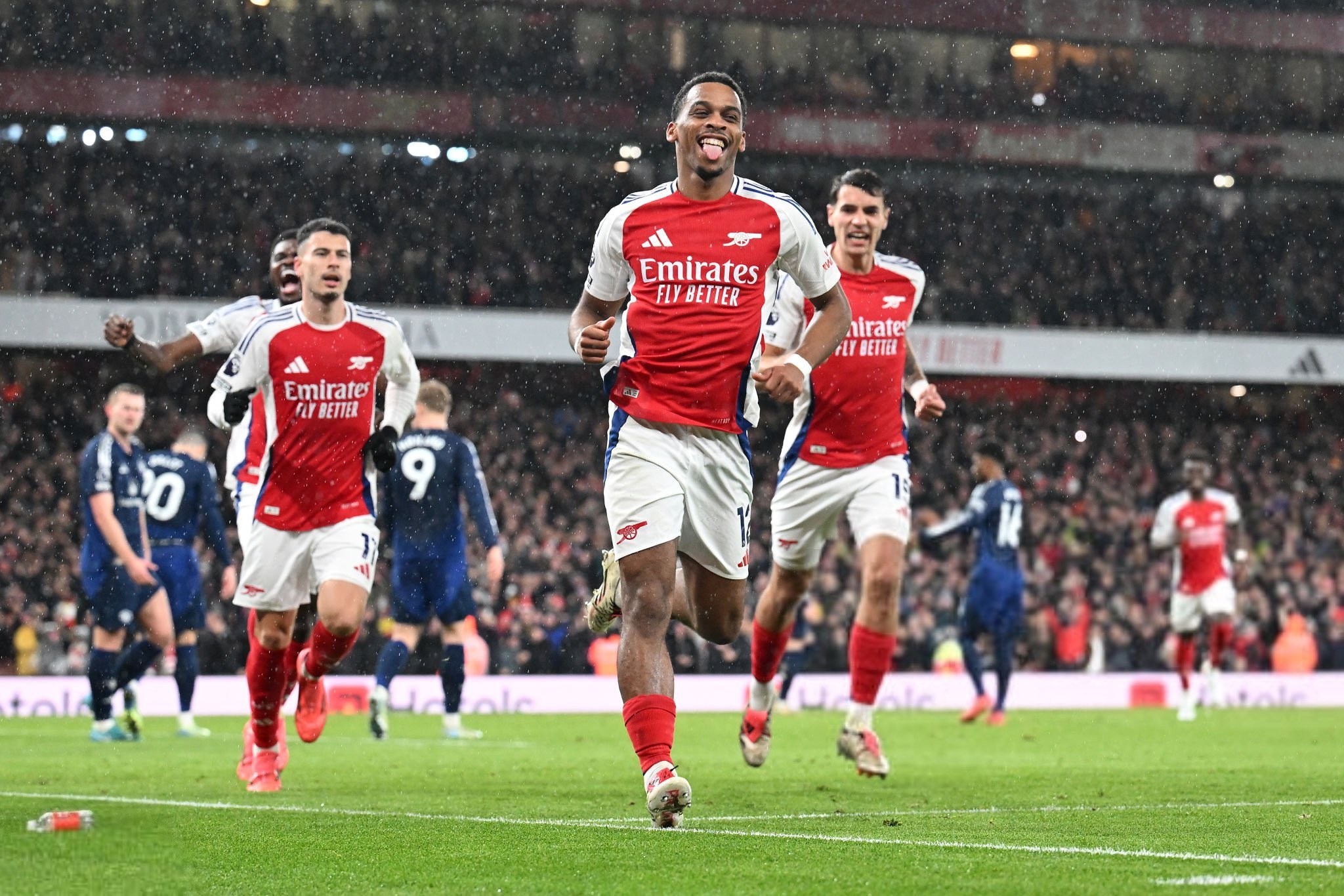 邱彪：赢16个篮板很关键，但是对对手外援防守还不到位（邱彪：篮板净胜16个至关重要，但对方外援防守仍需提升）