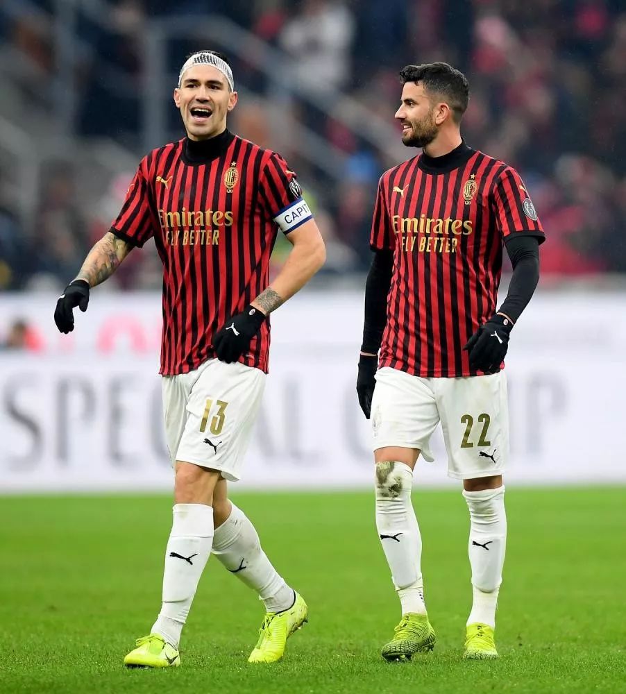 为什么棒球场上的外野看台通常被称为外野怪兽